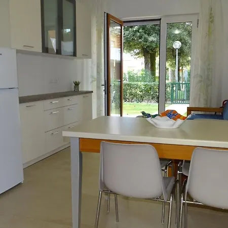 Vila Charming With Private Garden