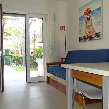 Charming With Private Garden Vila Bibione